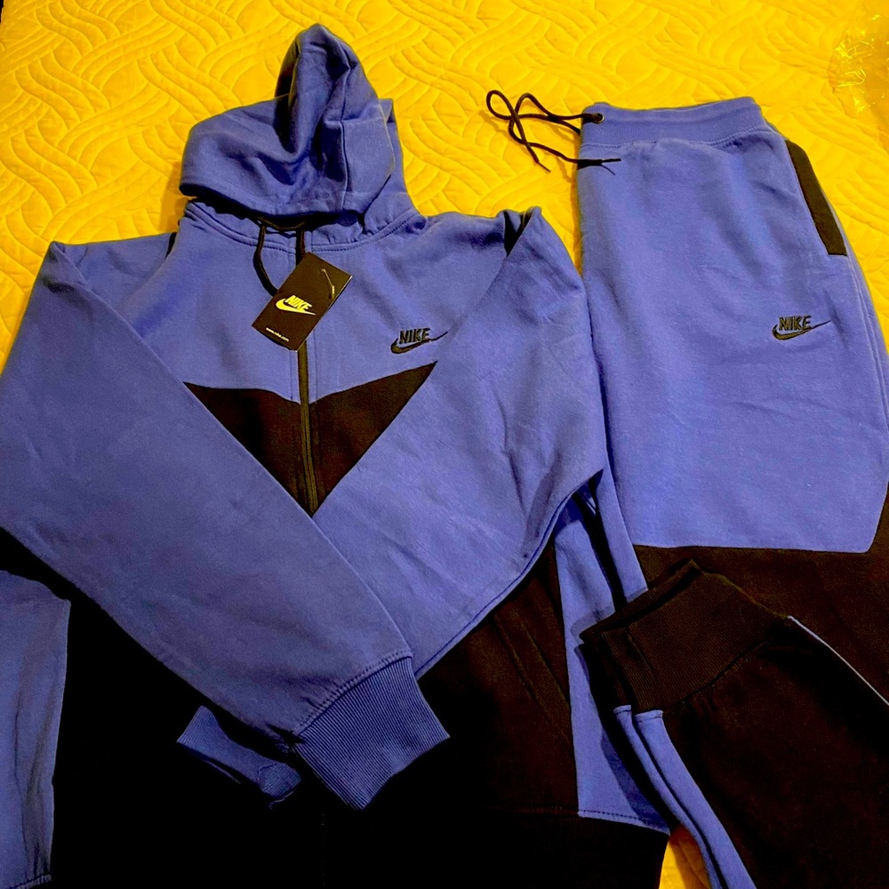 Mens nike tech
